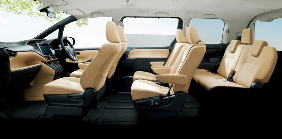  Toyota Noah 2015 года  (фото 3 из 20)